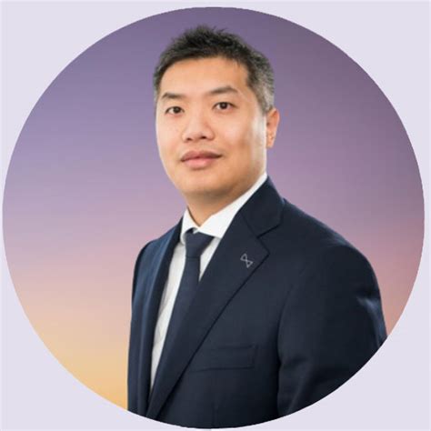 Alan Lun .